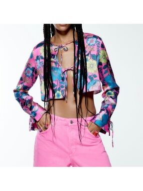 Zara Pink and Blue Floral Tie-Front Crop Top